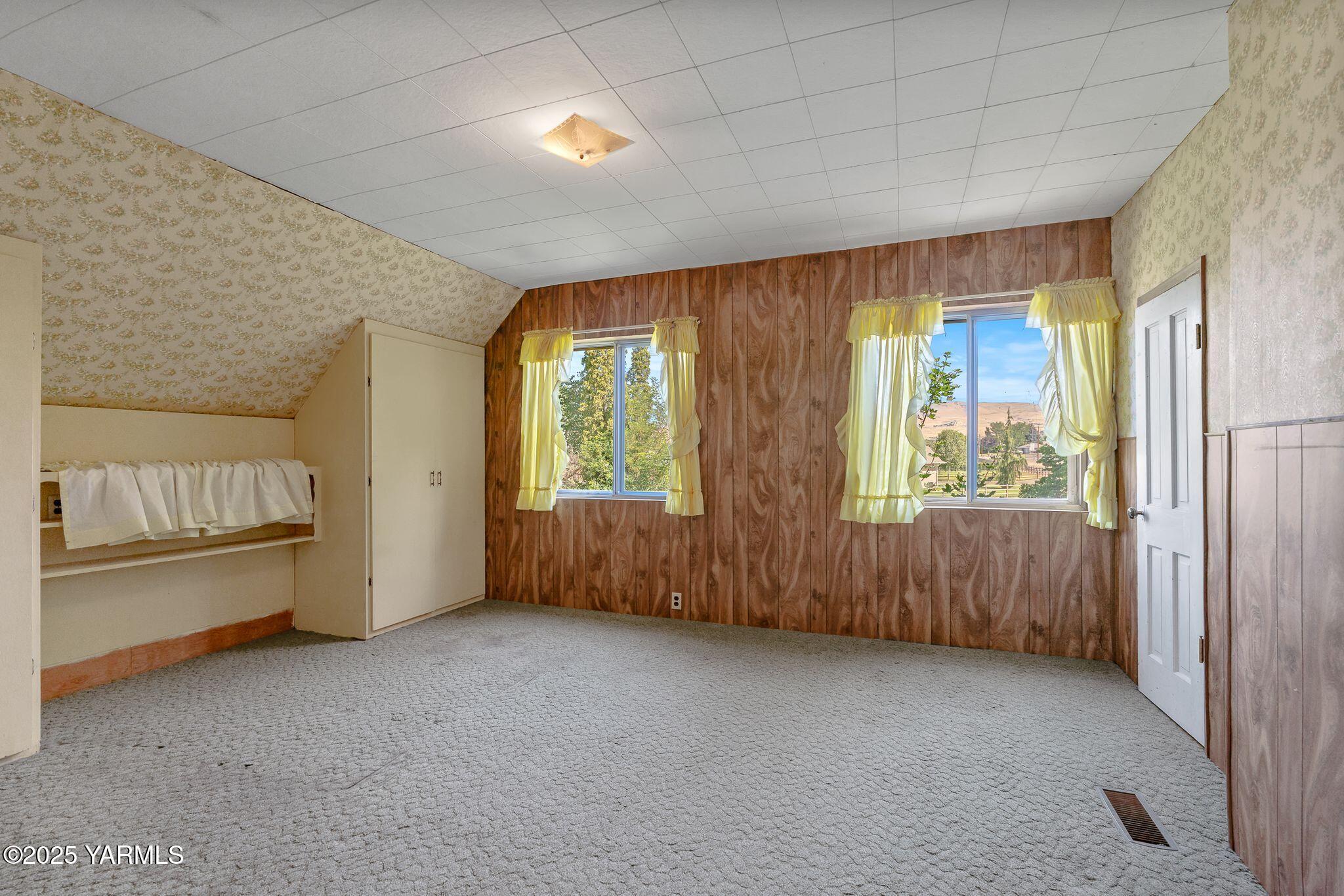 2006 Ekelman Road Yakima, WA 98901 - Photo 18 of 27 a view of an empty room with a window