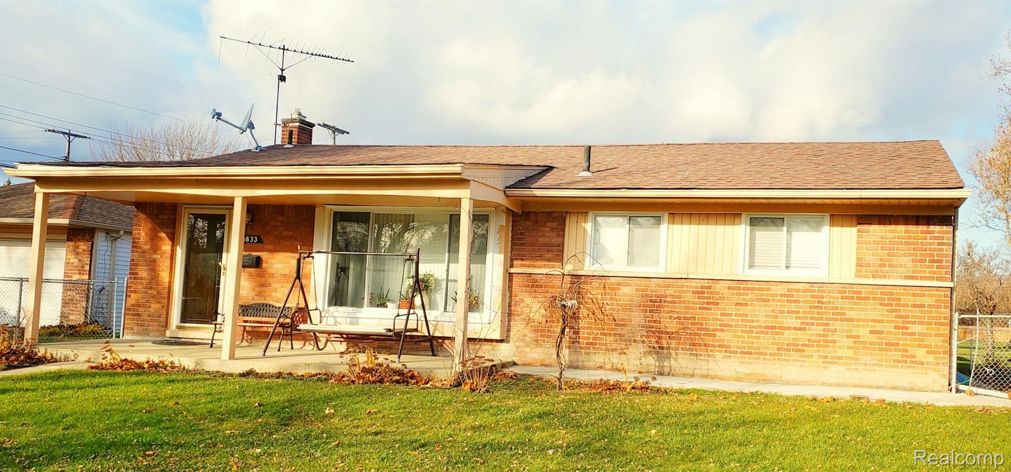 3833 Rome Avenue Warren, MI 48091 - Photo 1 of 23 2019-12-17_02.28