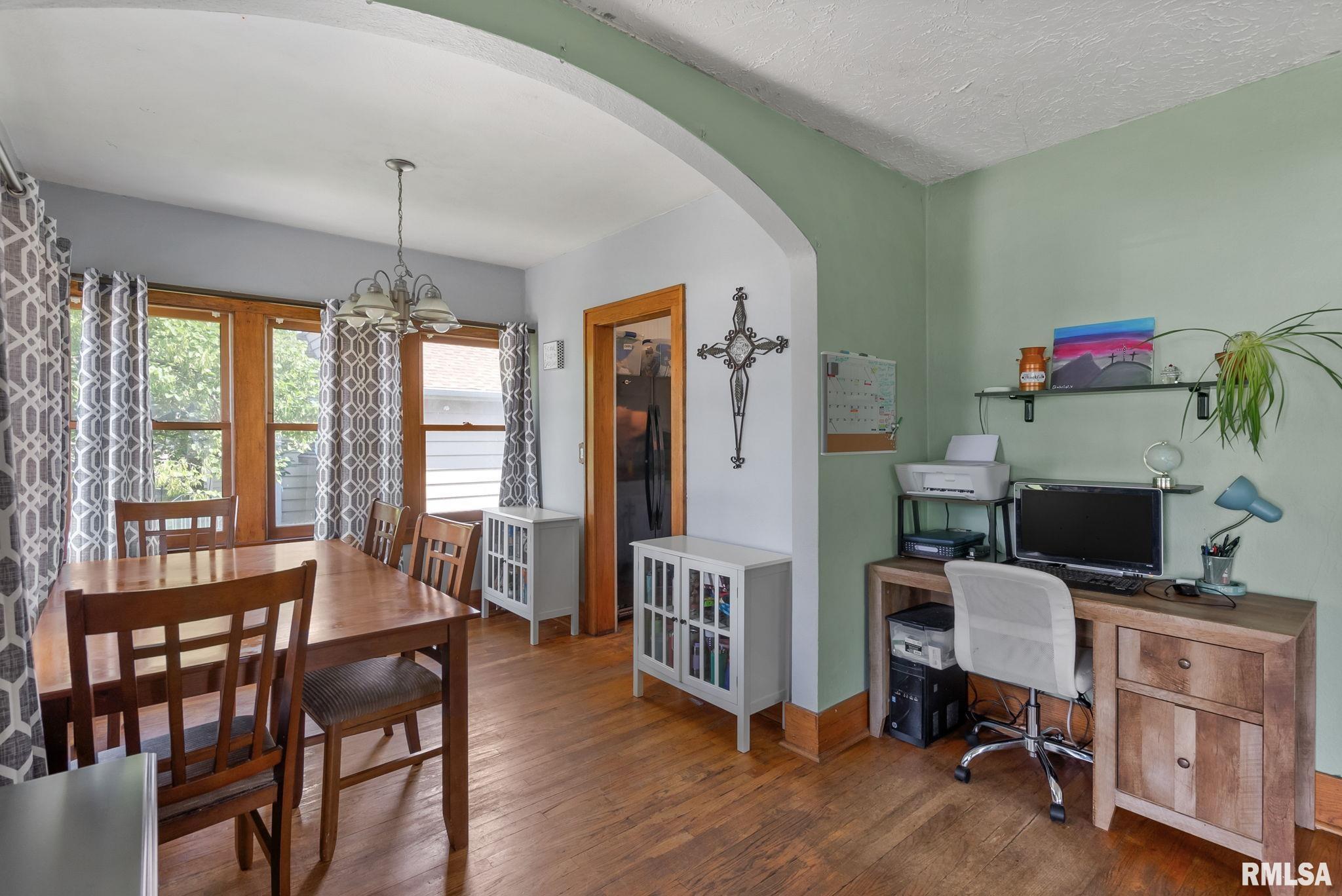 2059 45th Street Rock Island, IL 61201 - Photo 2 of 12