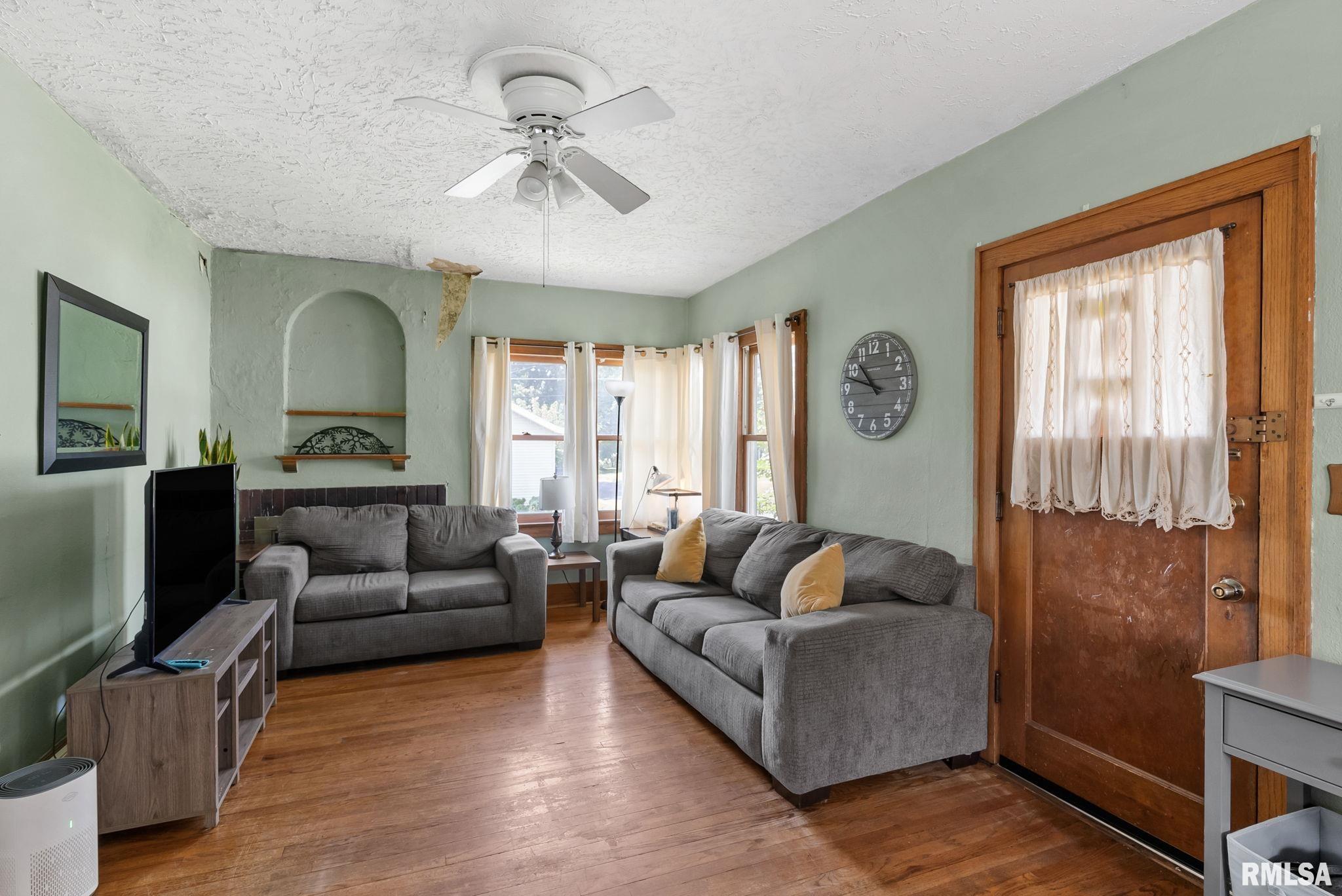 2059 45th Street Rock Island, IL 61201 - Photo 3 of 12