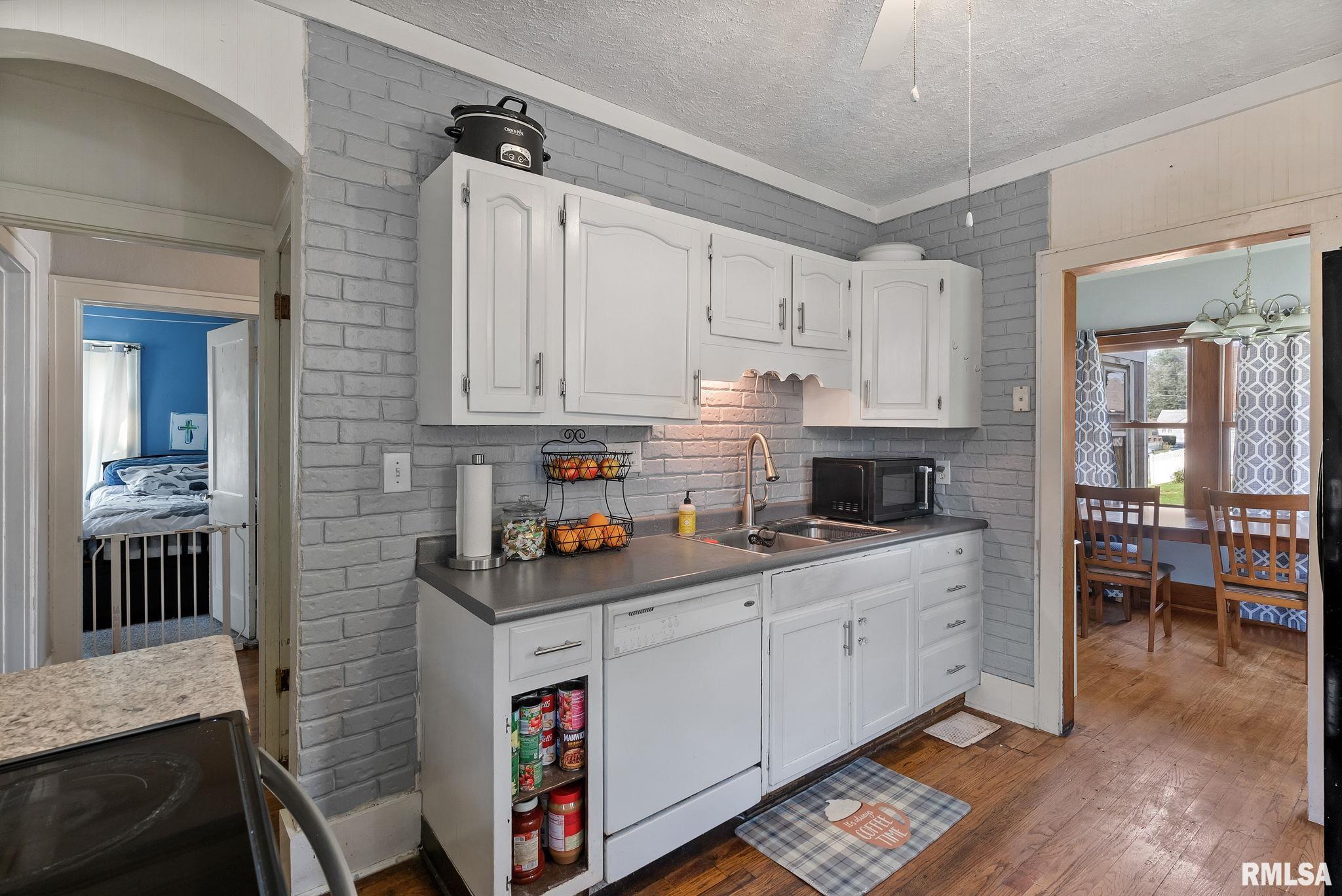 2059 45th Street Rock Island, IL 61201 - Photo 4 of 12