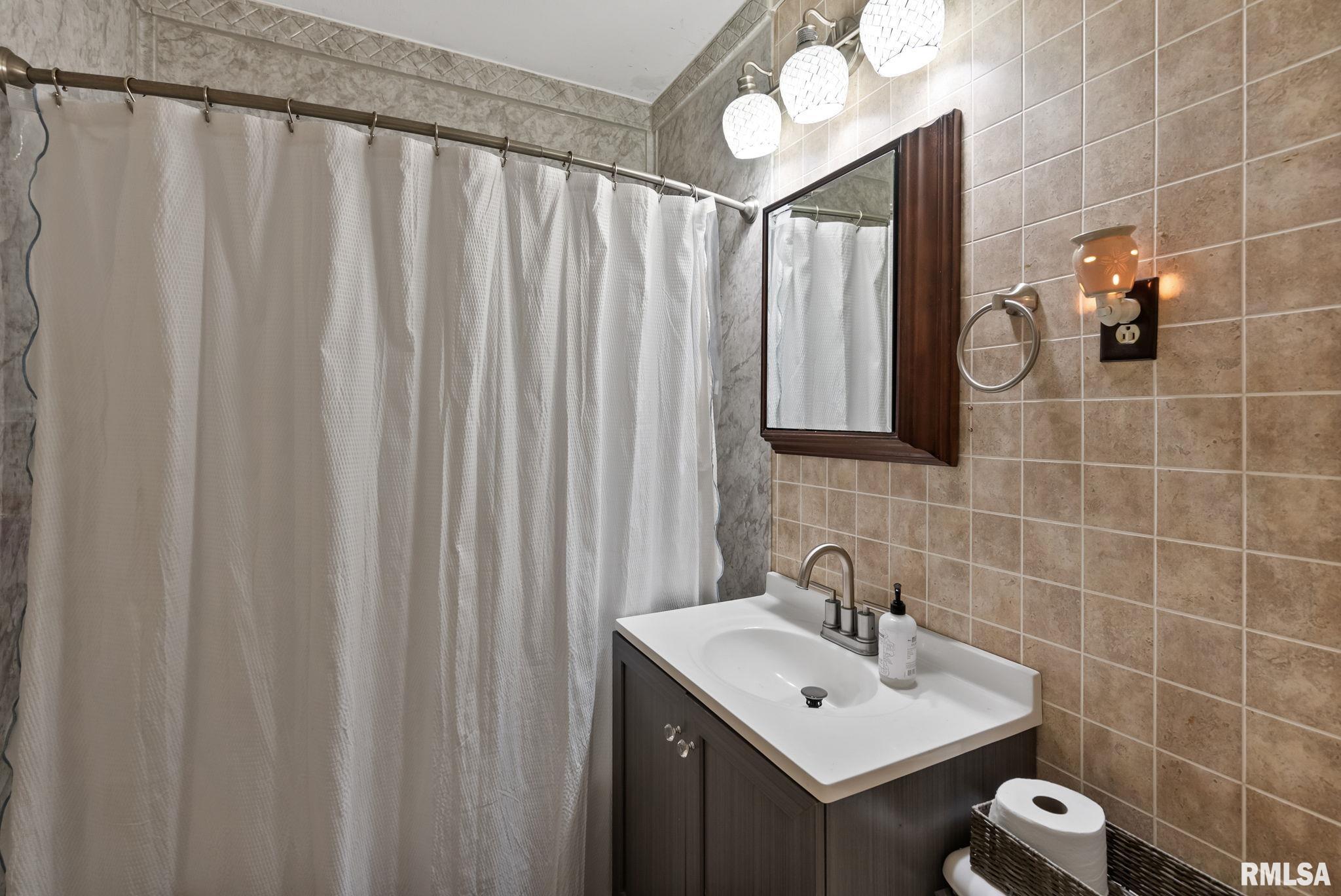 2059 45th Street Rock Island, IL 61201 - Photo 8 of 12