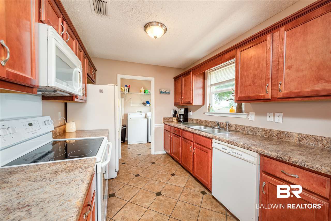15582 Bramblewood Court Foley, AL 36535 - Photo 6 of 23