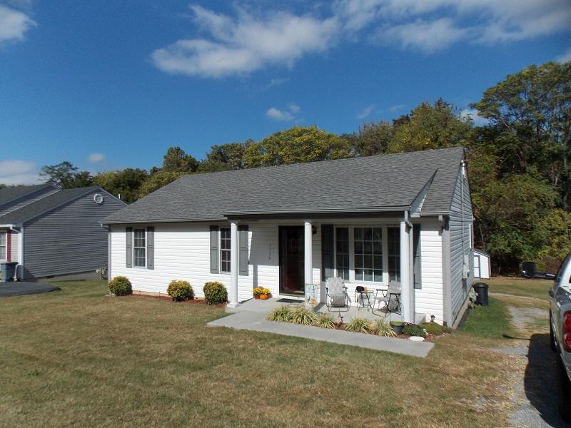 1114 Mountain View Road Vinton, VA 24179 - Photo 1 of 14 Front