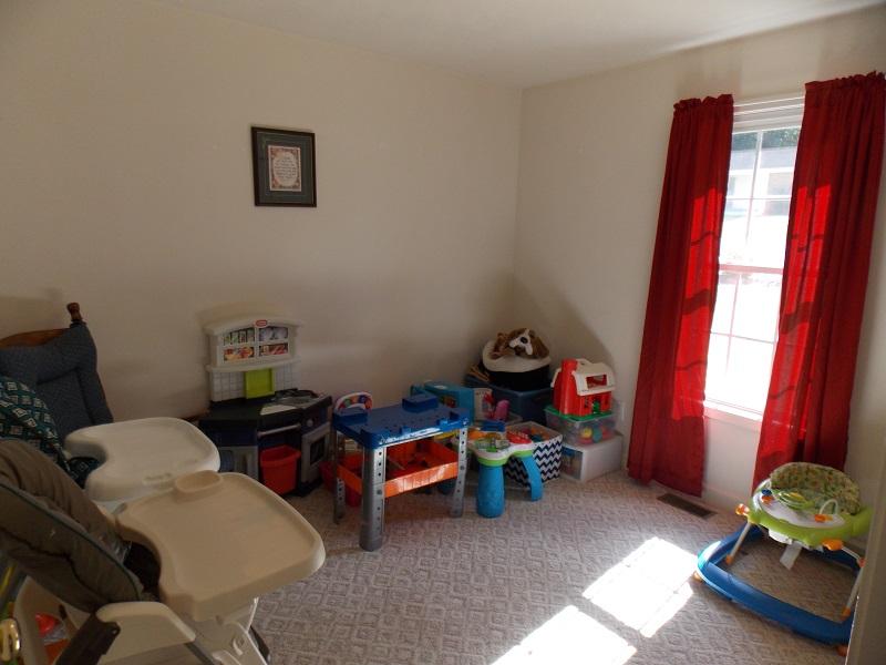 1114 Mountain View Road Vinton, VA 24179 - Photo 11 of 14 Bedroom1
