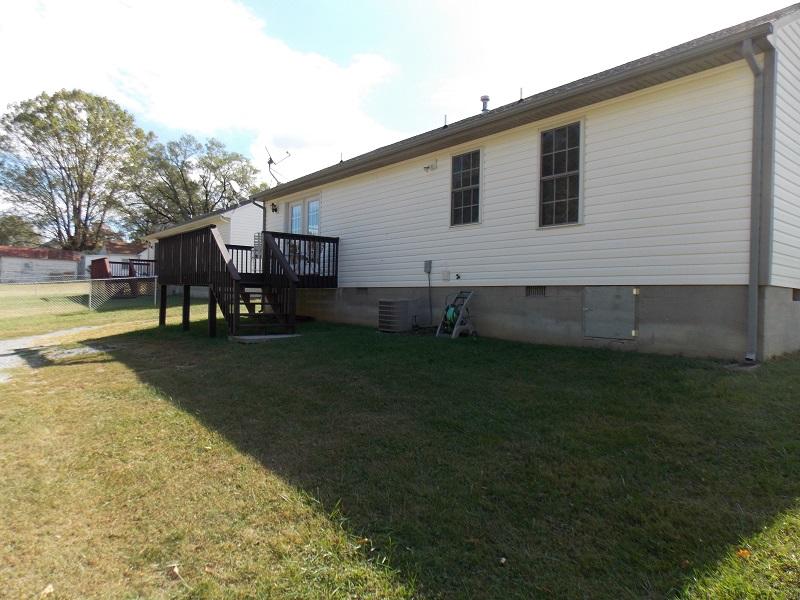 1114 Mountain View Road Vinton, VA 24179 - Photo 4 of 14 Side