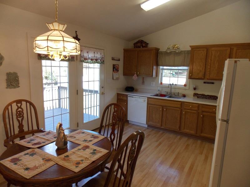 1114 Mountain View Road Vinton, VA 24179 - Photo 8 of 14 Eat-in Kitchen