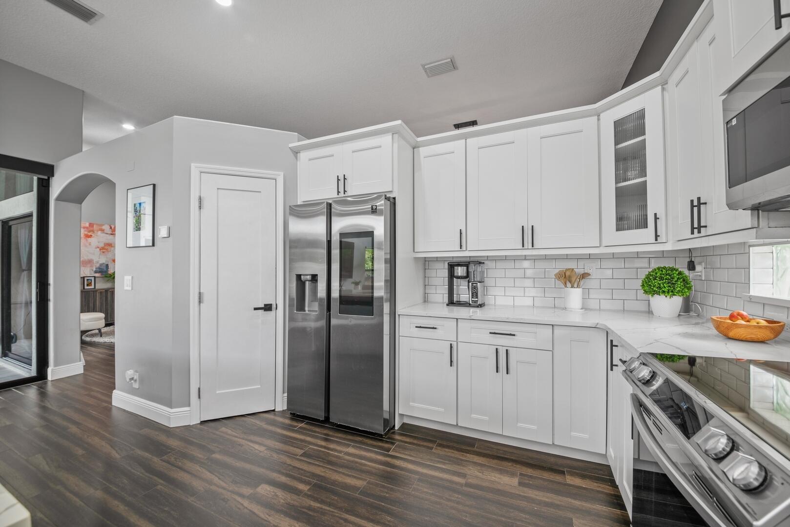 6374 Old Medinah Circle Lake Worth, FL 33463 - Photo 16 of 57 Tiled Backsplash