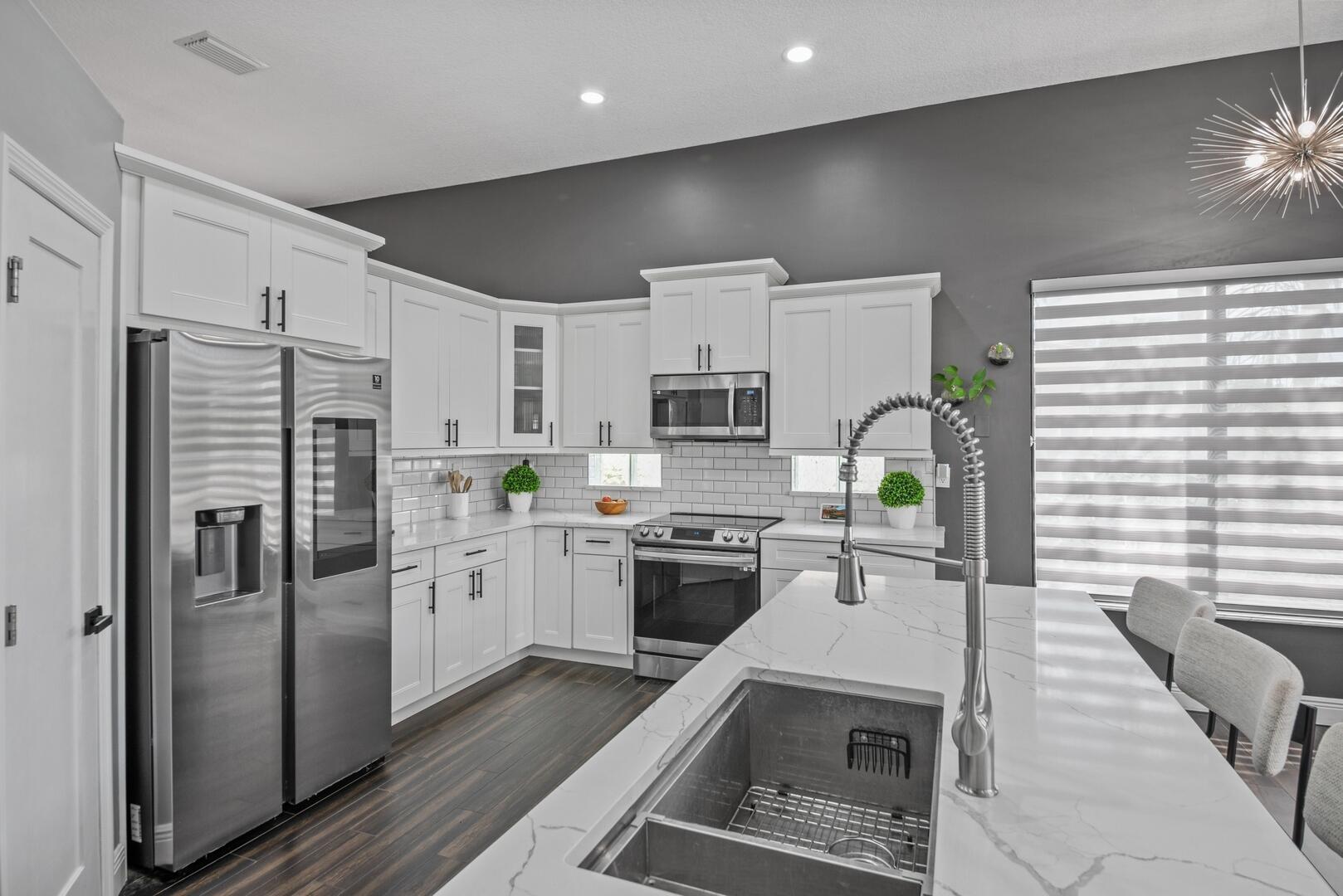 6374 Old Medinah Circle Lake Worth, FL 33463 - Photo 17 of 57 Classic White Cabinets