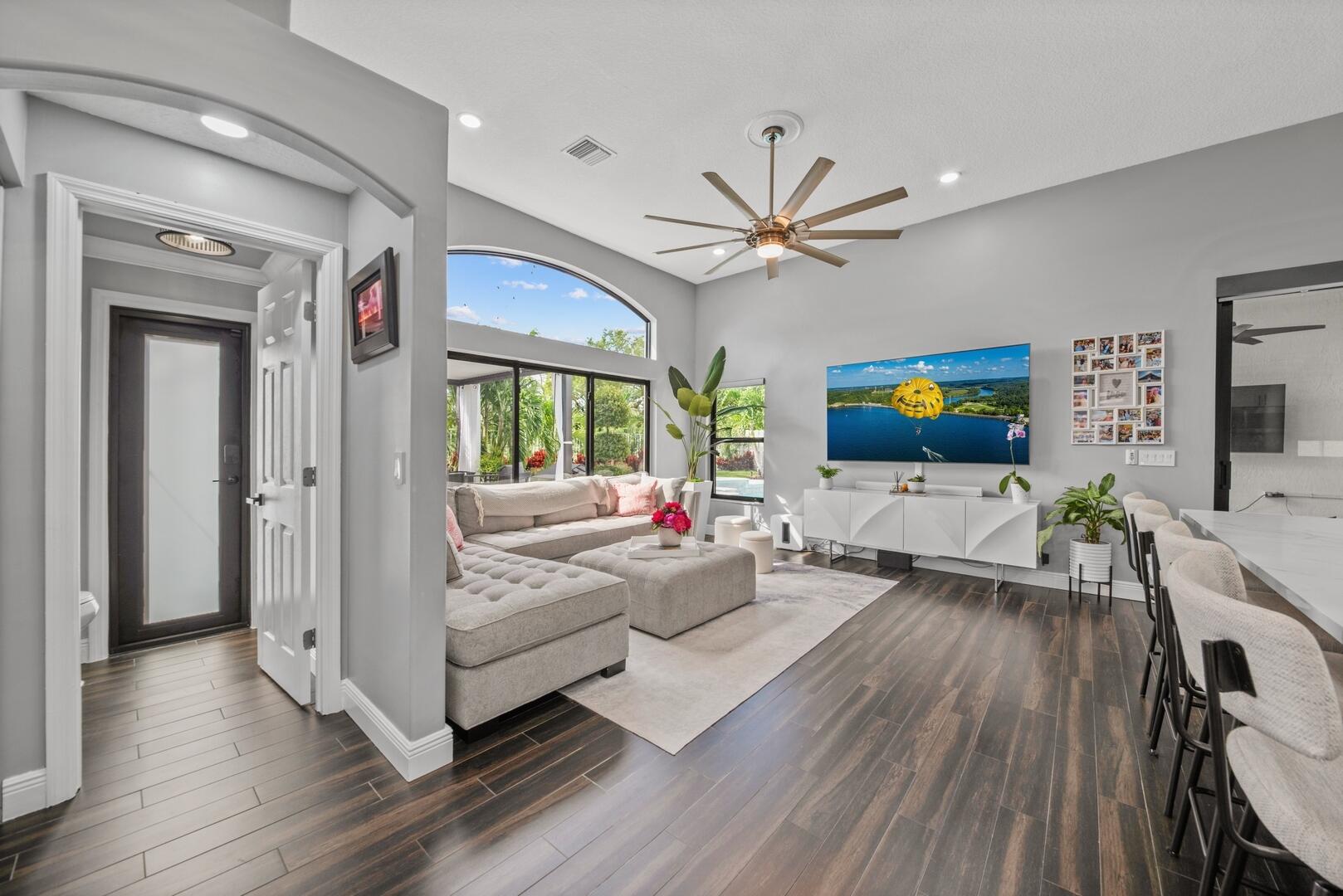 6374 Old Medinah Circle Lake Worth, FL 33463 - Photo 22 of 57 Family Room