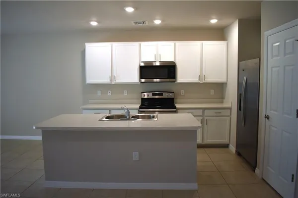 $2,350 | 15269 Wildflower Circle, Naples, FL 34119