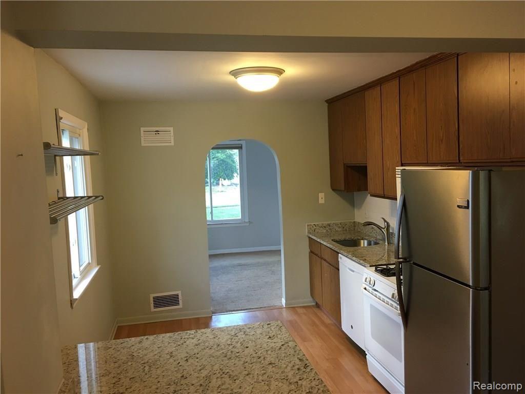 2711 Normandy Road Royal Oak, MI 48073 - Photo 5 of 19