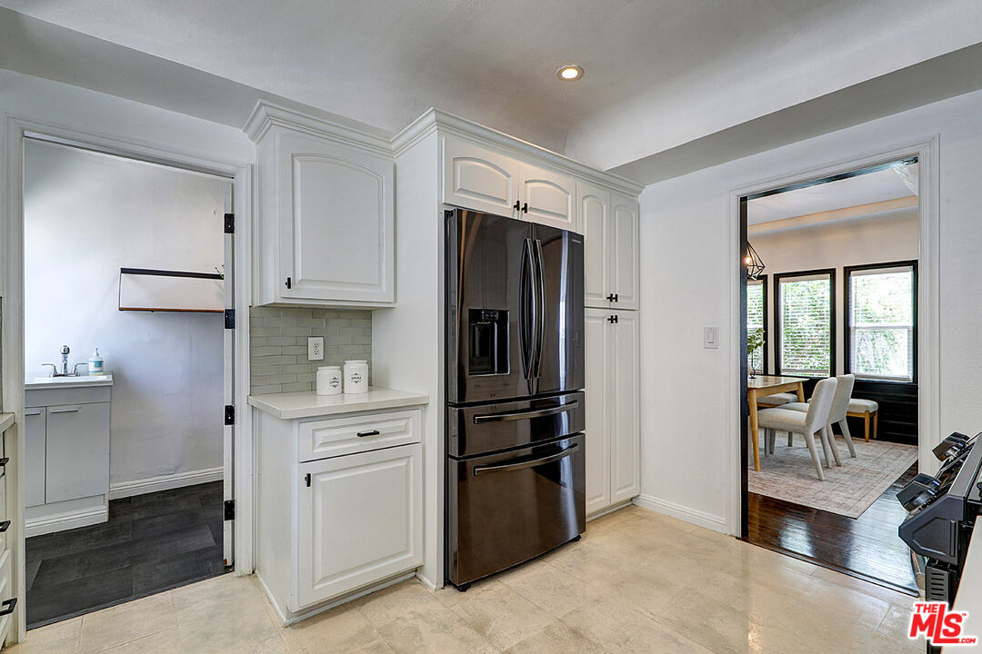 1260 West 81st Street Los Angeles, CA 90044 - Photo 14 of 33