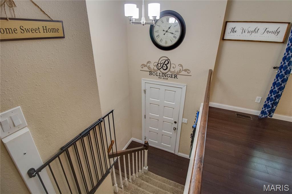 5204 Pin Oak Drive Alton, IL 62002 - Photo 7 of 45