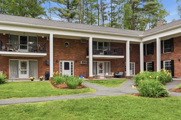 $254,000 | 100 Kennedy Drive, Unit 39, South Burlington, VT 05403