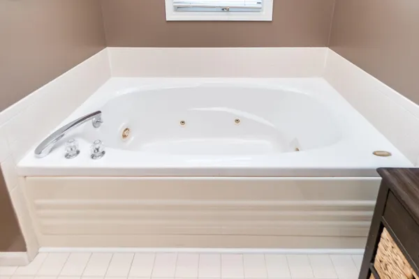 $475,000 | 1934 Wildwood Trail, Saline, MI 48176