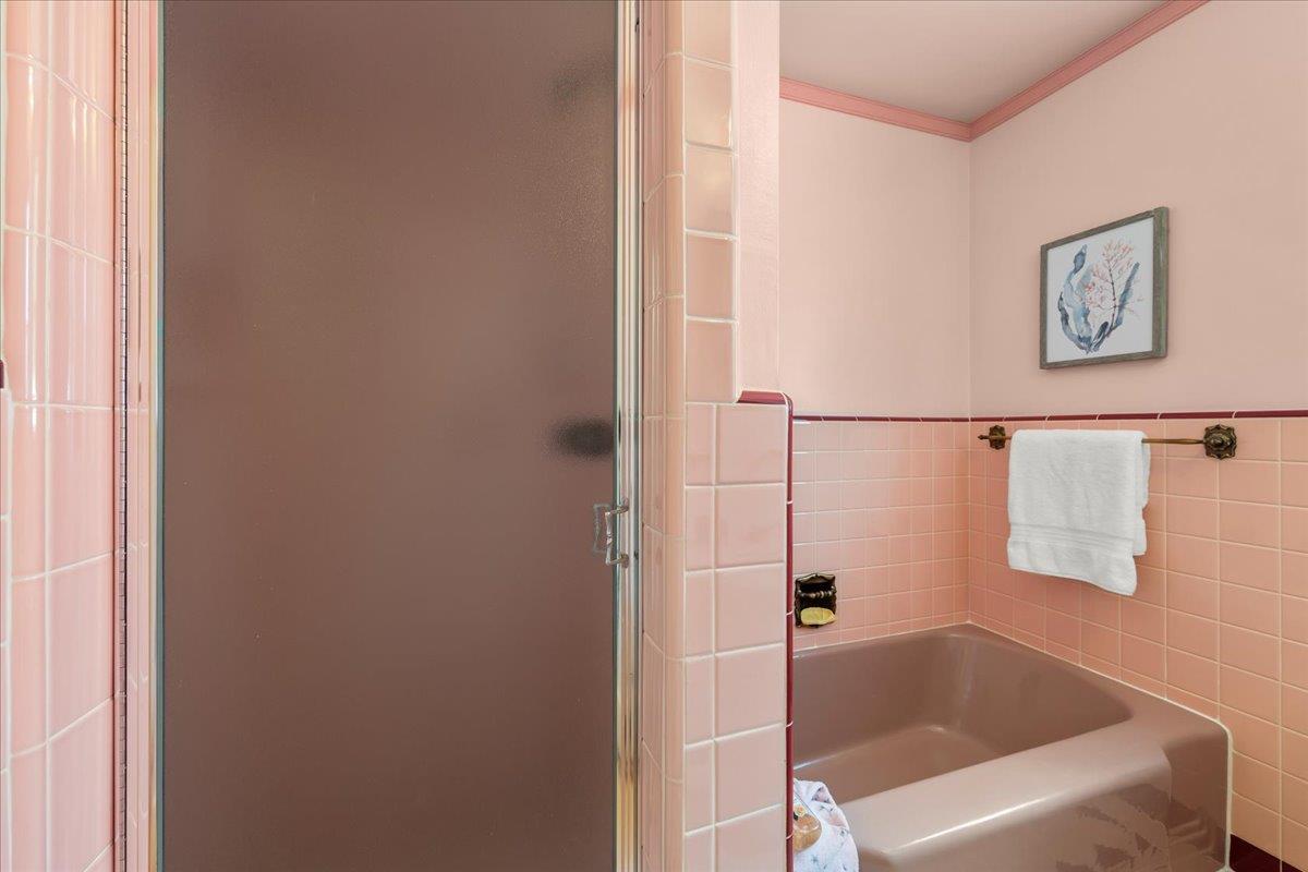472 Helen Drive Millbrae, CA 94030 - Photo 20 of 35 a bathroom with a bathtub