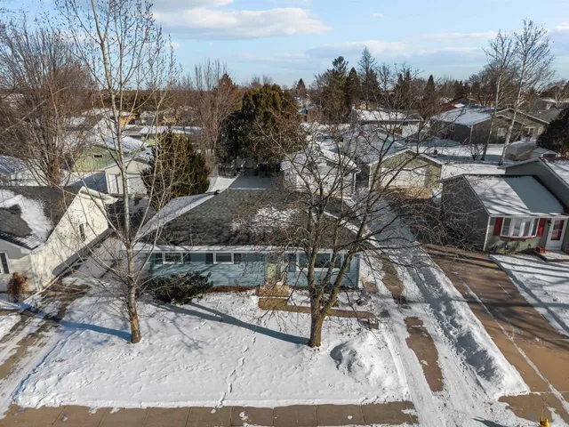 $298,000 | 1674 Thornton Drive, Oshkosh, WI 54904