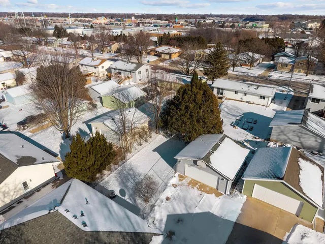 $298,000 | 1674 Thornton Drive, Oshkosh, WI 54904