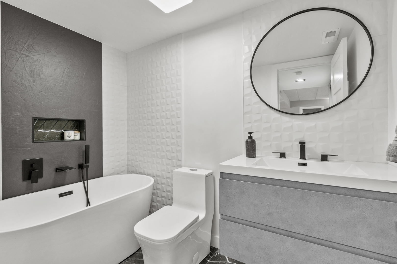 545 South River Road, Unit 307 Des Plaines, IL 60016 - Photo 13 of 26