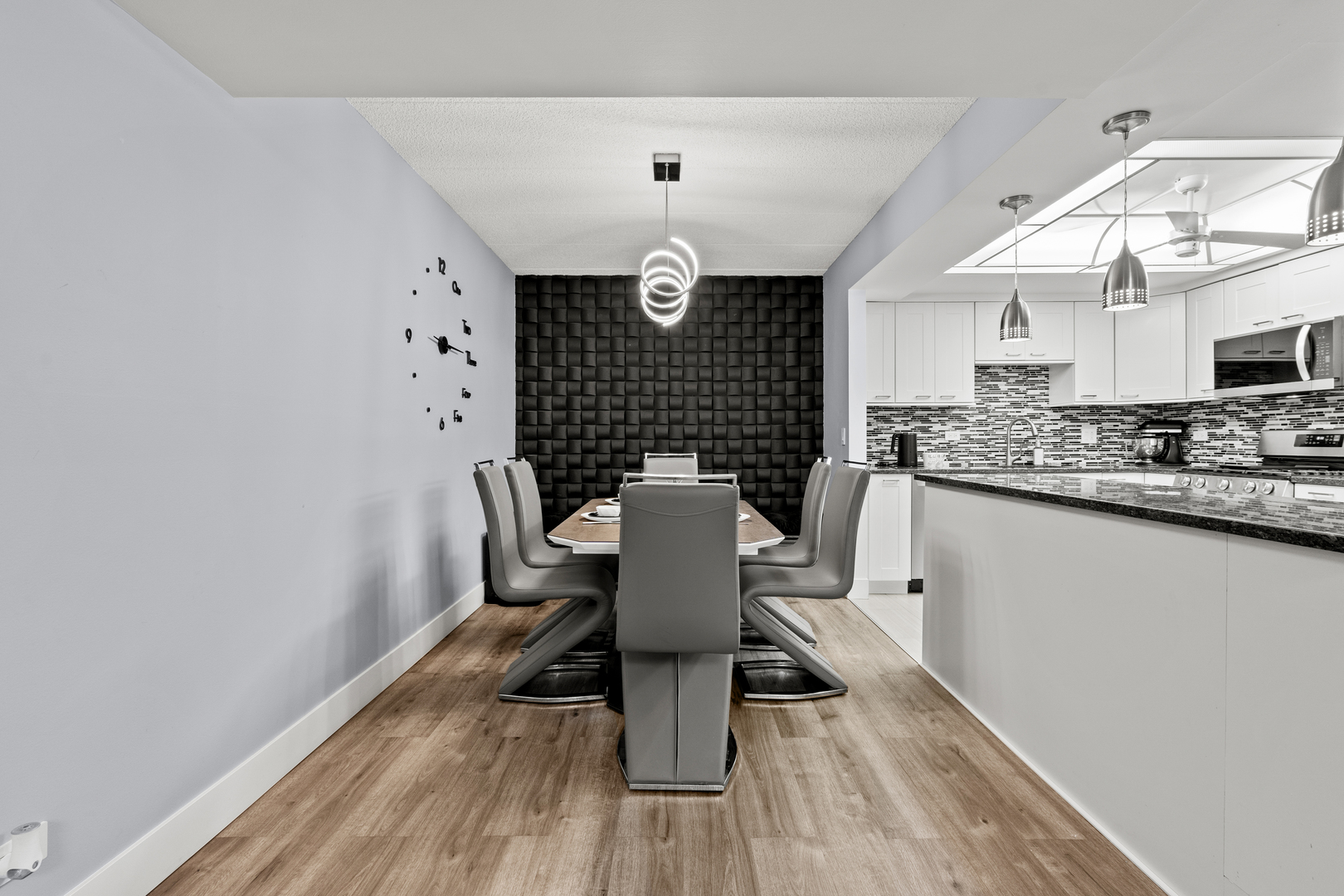 545 South River Road, Unit 307 Des Plaines, IL 60016 - Photo 4 of 26