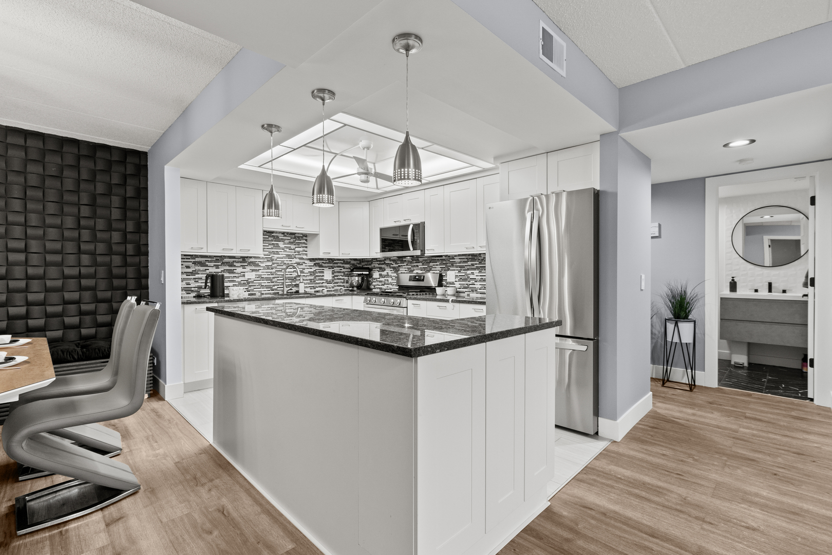 545 South River Road, Unit 307 Des Plaines, IL 60016 - Photo 5 of 26