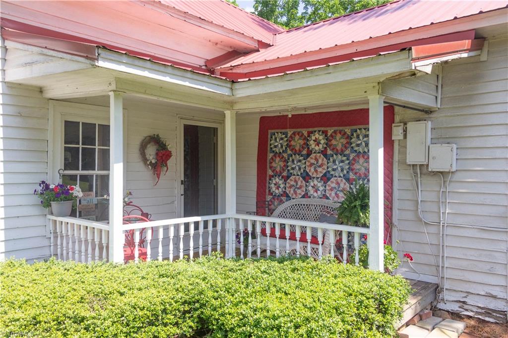 372 Gene Hege Road Lexington, NC 27295 - Photo 3 of 28 Gallery Image 3