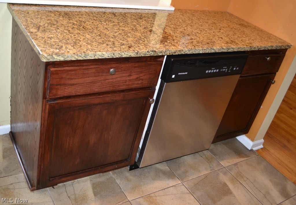 4181 Patton Road Cleveland, OH 44109 - Photo 4 of 24 Gallery Image 4