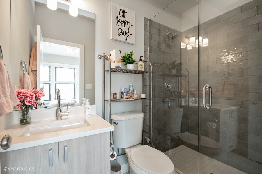 3550 North Racine Avenue, Unit 3 Chicago, IL 60613 - Photo 3 of 6