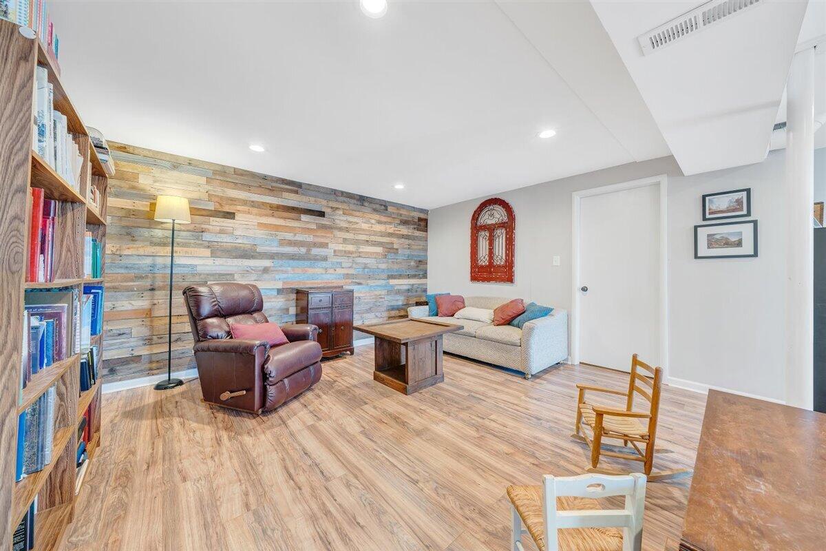 2650 Summit Ridge Road Northeast Roanoke, VA 24012 - Photo 32 of 66 34-MIB00811