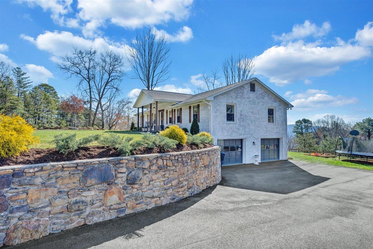2650 Summit Ridge Road Northeast Roanoke, VA 24012 - Photo 54 of 66 65-MIB00919