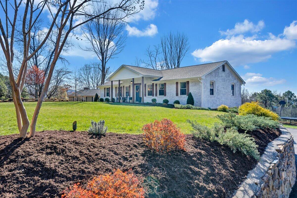 2650 Summit Ridge Road Northeast Roanoke, VA 24012 - Photo 55 of 66 68-MIB00928