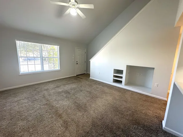 $1,600 | 2738 West Tharpe Street, Unit 806, Tallahassee, FL 32303