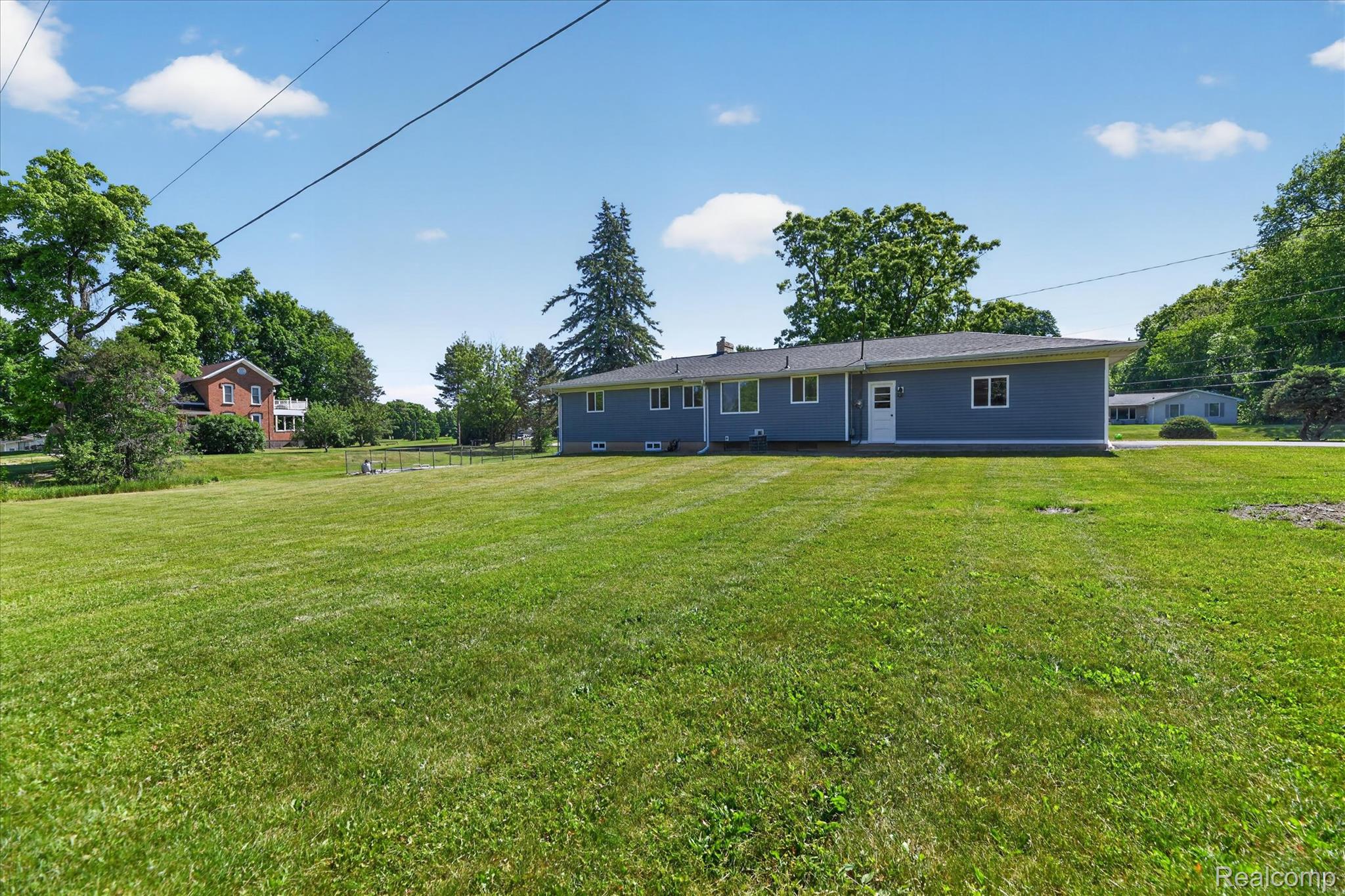 2250 Montague Road Davison, MI 48423 - Photo 39 of 45 40-2250-Montague-Rd-WindowStill.jpg