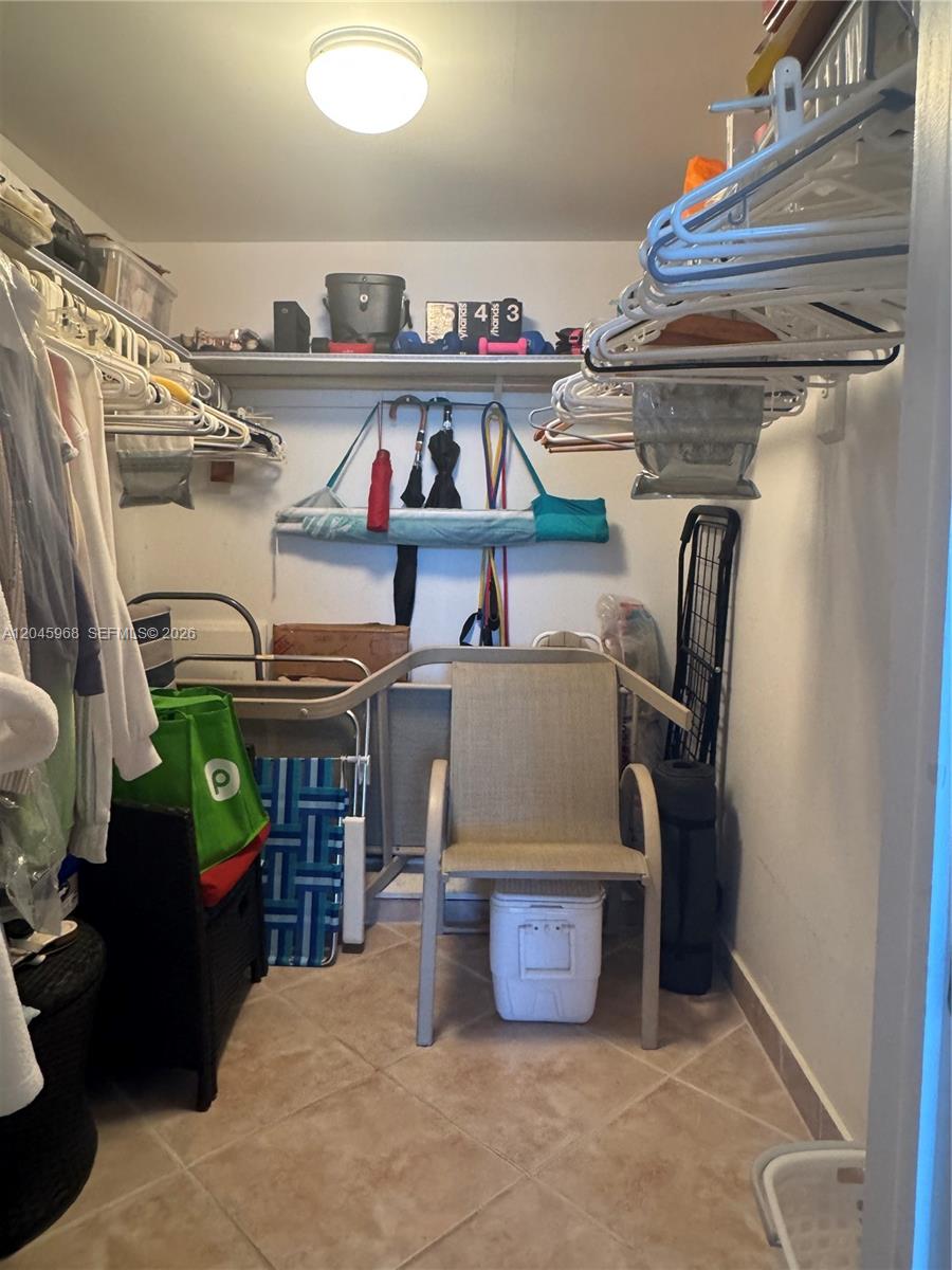 400 North Surf Road, Unit RGB Hollywood, FL 33019 - Photo 11 of 20 MASSIVE CLOSET