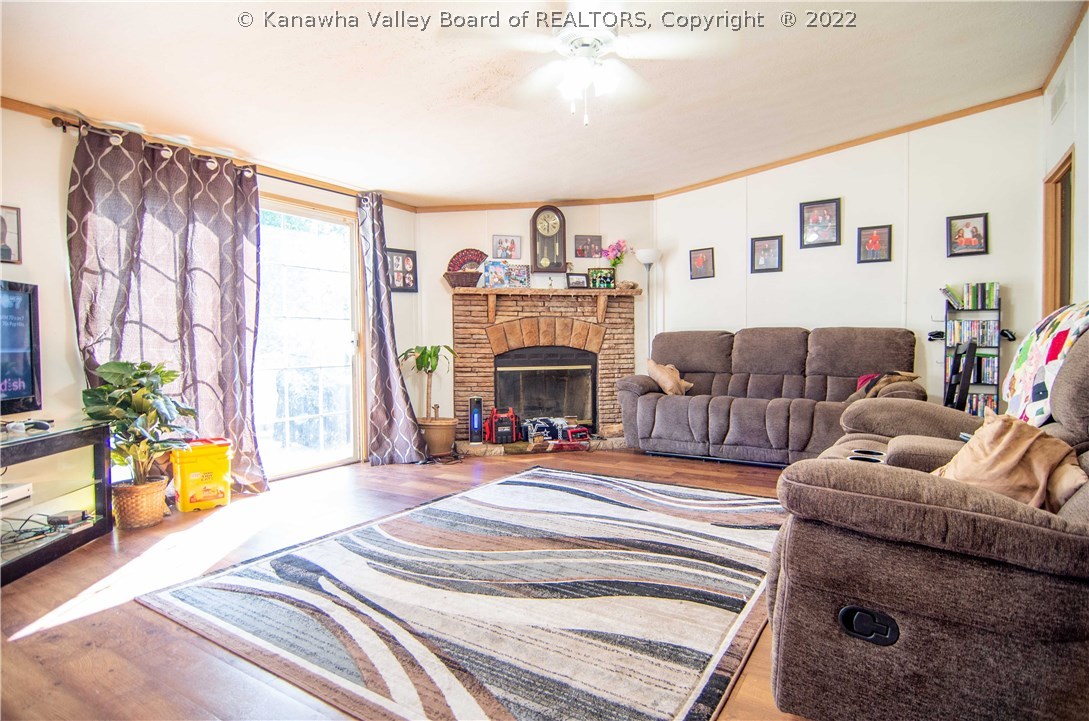 1053 Hedrick Road Scott Depot, WV 25560 - Photo 4 of 26 Gallery Image 4
