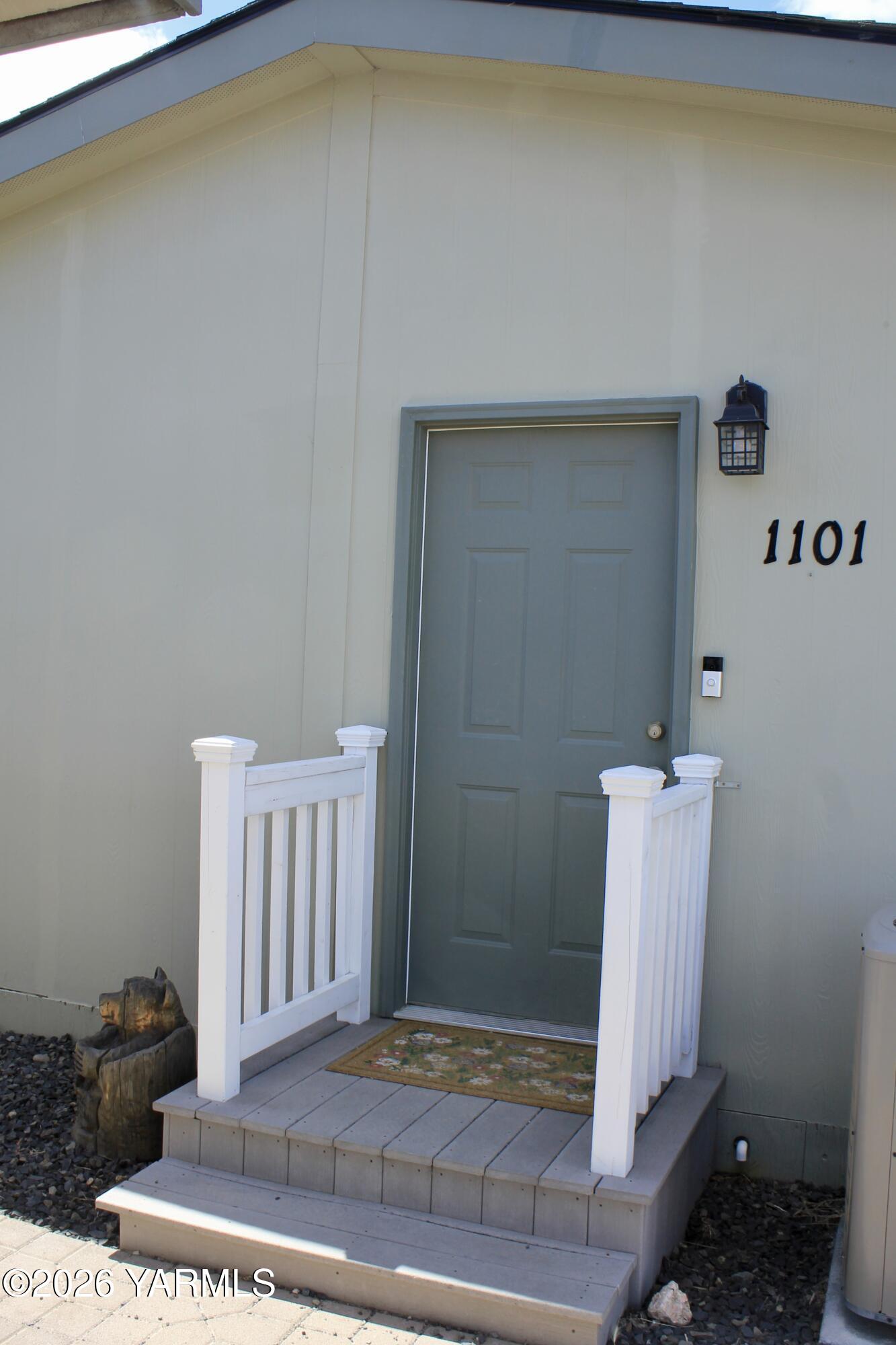 1101 Gore Road Selah, WA 98942 - Photo 8 of 42 Entrance