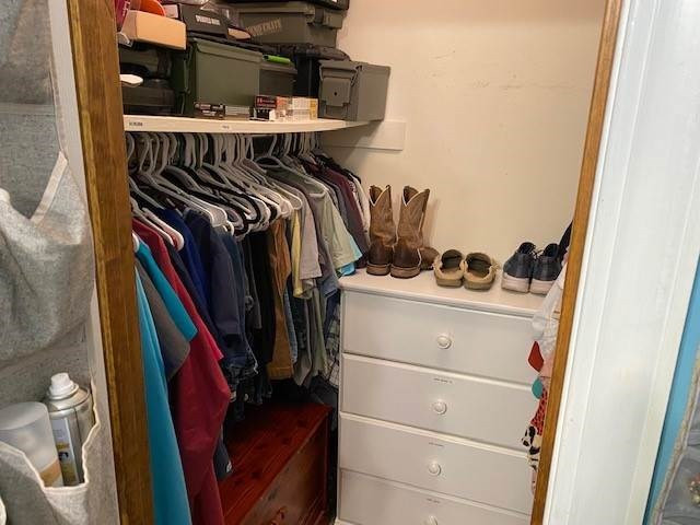 1683 Nola Road Northeast Brookhaven, MS 39601 - Photo 11 of 46 Master closet