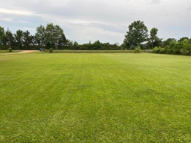 1683 Nola Road Northeast Brookhaven, MS 39601 - Photo 24 of 46 Front yard