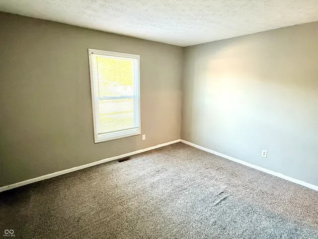 $299,900 | 1713 Sycamore Drive, Plainfield, IN 46168