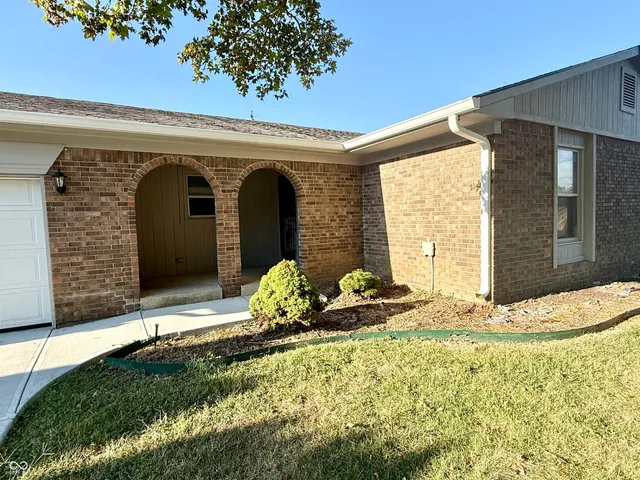 $299,900 | 1713 Sycamore Drive, Plainfield, IN 46168