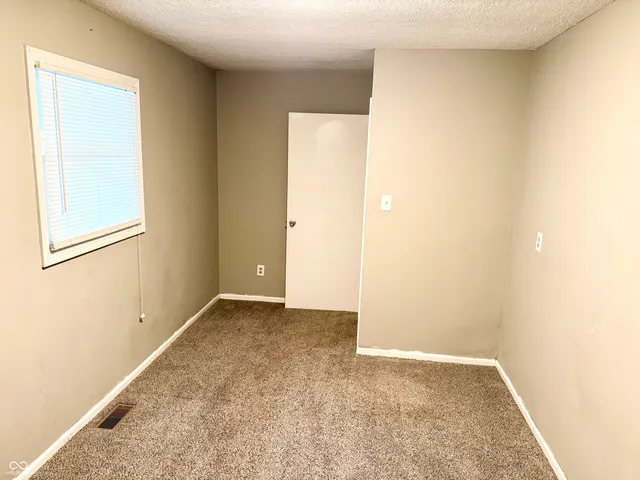 $299,900 | 1713 Sycamore Drive, Plainfield, IN 46168