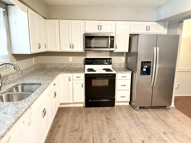 $299,900 | 1713 Sycamore Drive, Plainfield, IN 46168