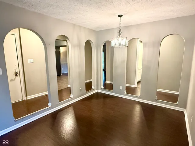 $299,900 | 1713 Sycamore Drive, Plainfield, IN 46168