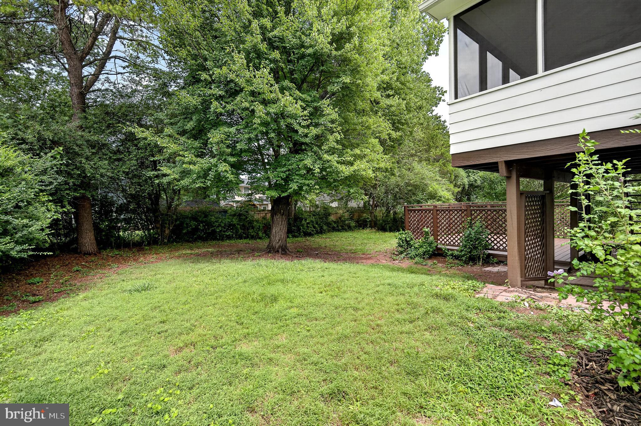 4016 Mapleton Drive Chantilly, VA 20151 - Photo 4 of 47 Gallery Image 4