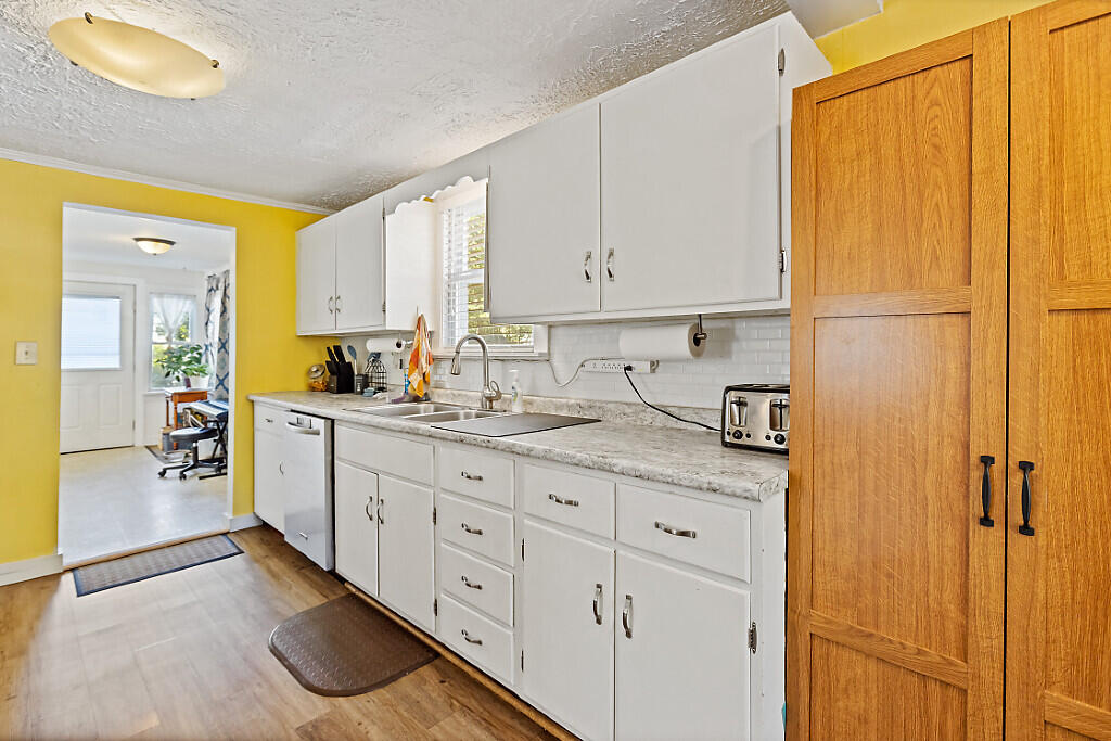 10 Edgewood Street Waterville, ME 04901 - Photo 32 of 64 32_BP5A0075_DxO_mls