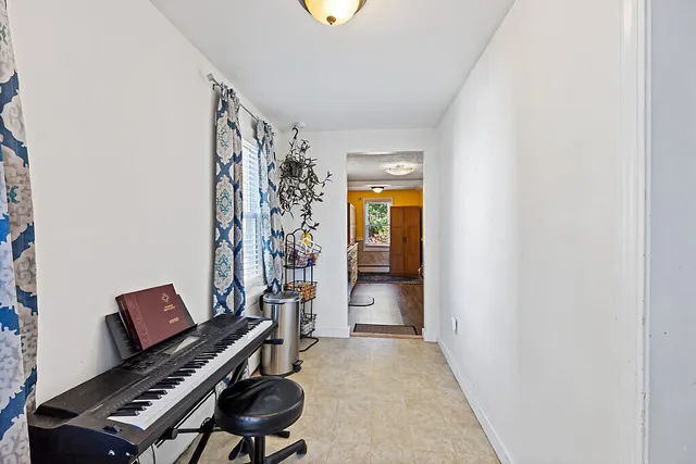 $259,900 | 10 Edgewood Street, Waterville, ME 04901