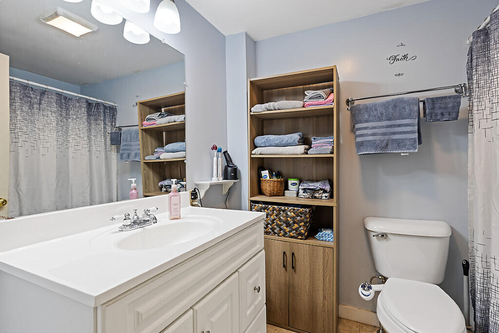 10 Edgewood Street Waterville, ME 04901 - Photo 39 of 64 39_BP5A0045_DxO_mls