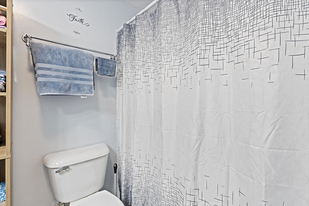 10 Edgewood Street Waterville, ME 04901 - Photo 40 of 64 40_BP5A0048_DxO_mls