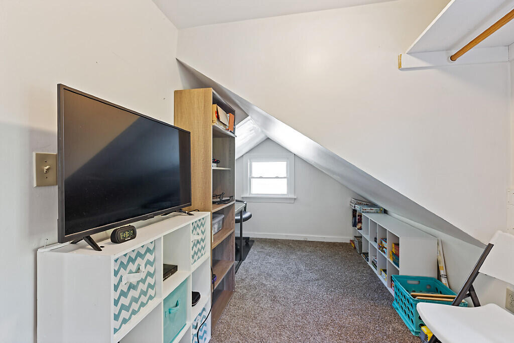 10 Edgewood Street Waterville, ME 04901 - Photo 50 of 64 50_BP5A0012_DxO_mls